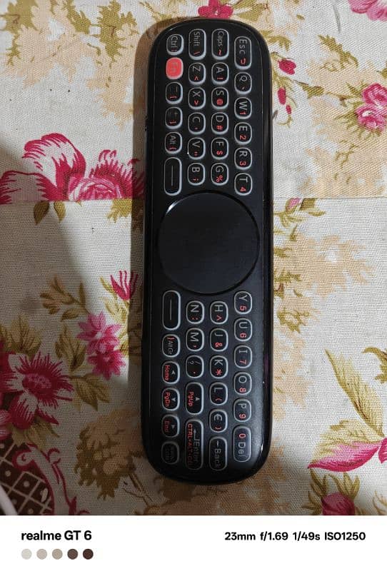 Q40 Air Mouse Remote Keyboard 1