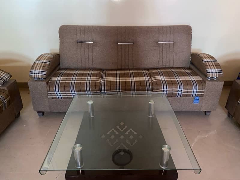 7 seater sofa set with table condition like new non use 0