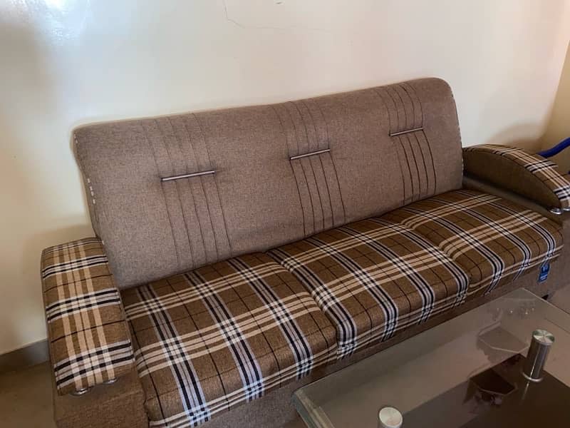 7 seater sofa set with table condition like new non use 2