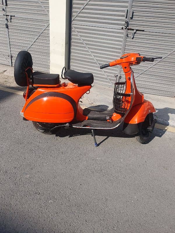 vespa syper in fabulous  condition 1