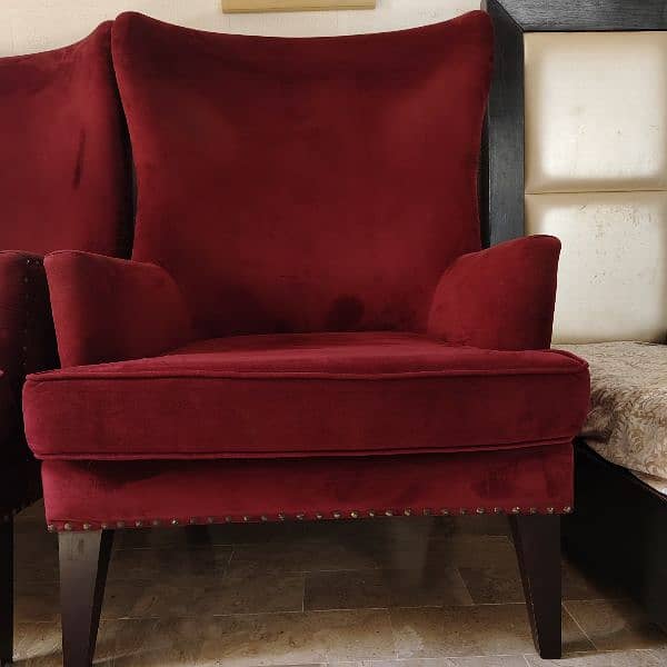 Elegant Red Velvet Sofa seats 1