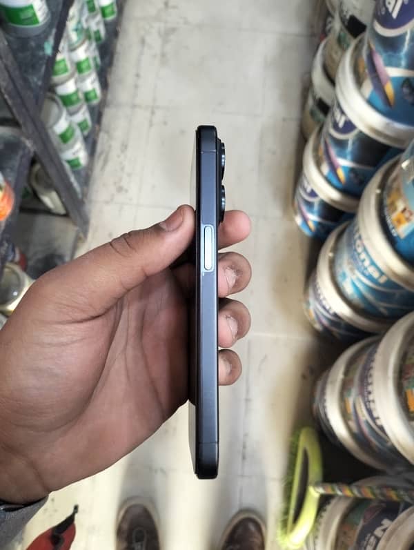 iphone 15 pro ( blue titanium ) pta approved 1