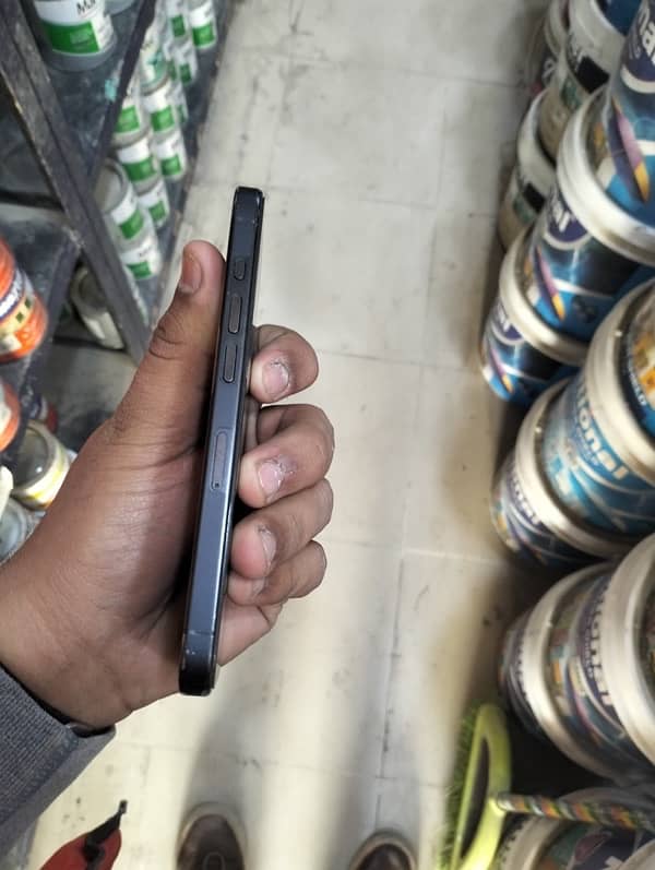 iphone 15 pro ( blue titanium ) pta approved 5