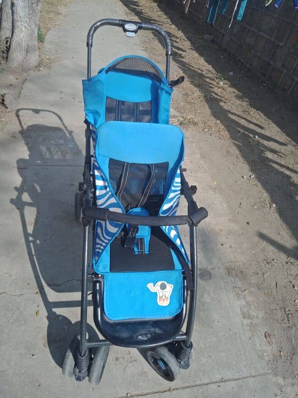 Twin baby pram 1