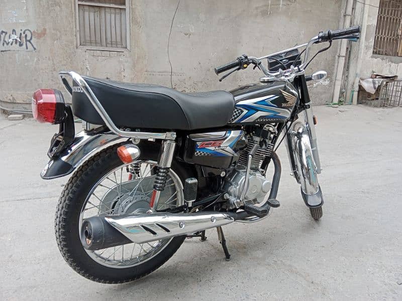 Honda 125 / 2025 Model Total Genuine only 1800 km Driven 4