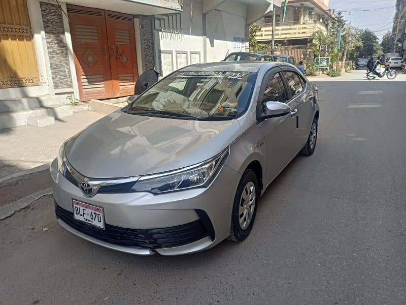 Toyota Corolla GLI 2017 in very good condition 4