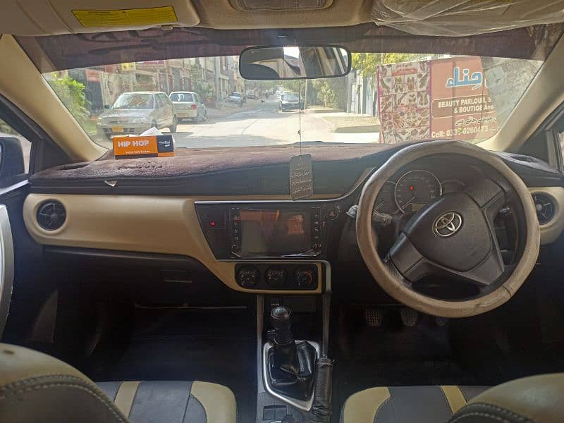 Toyota Corolla GLI 2017 in very good condition 16