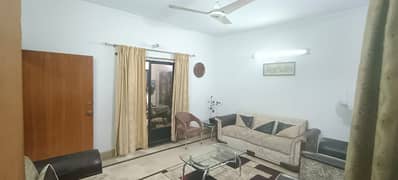 SECTOR-15-A/4 BEAUTIFUL G+2, FULLY RENOVATED,ROAD SE UNCHA HAI, BUFFER ZONE