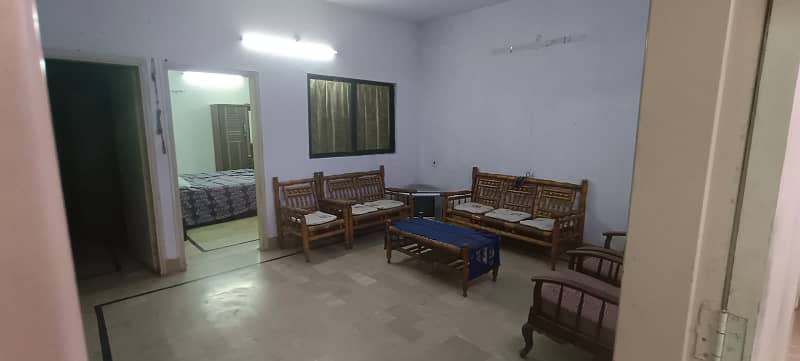 SECTOR-15-A/4 BEAUTIFUL G+2, FULLY RENOVATED,ROAD SE UNCHA HAI, BUFFER ZONE 7