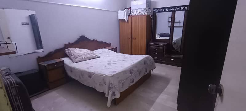 SECTOR-15-A/4 BEAUTIFUL G+2, FULLY RENOVATED,ROAD SE UNCHA HAI, BUFFER ZONE 11