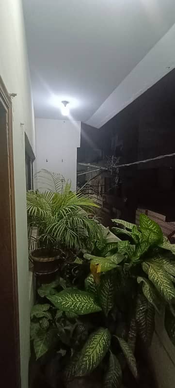 SECTOR-15-A/4 BEAUTIFUL G+2, FULLY RENOVATED,ROAD SE UNCHA HAI, BUFFER ZONE 16