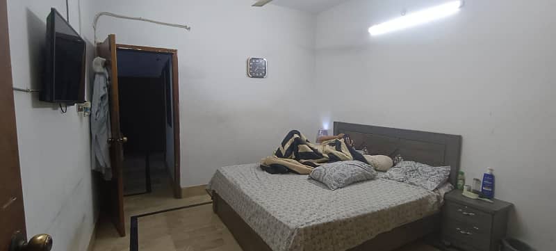 SECTOR-15-A/4 BEAUTIFUL G+2, FULLY RENOVATED,ROAD SE UNCHA HAI, BUFFER ZONE 19