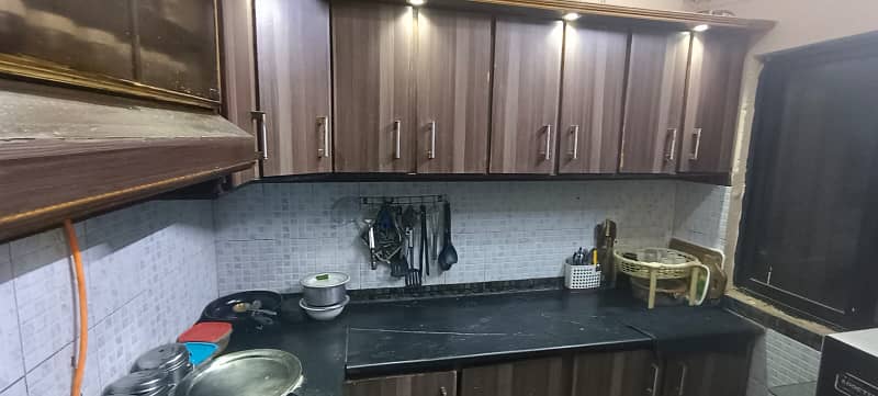 SECTOR-15-A/4 BEAUTIFUL G+2, FULLY RENOVATED,ROAD SE UNCHA HAI, BUFFER ZONE 24