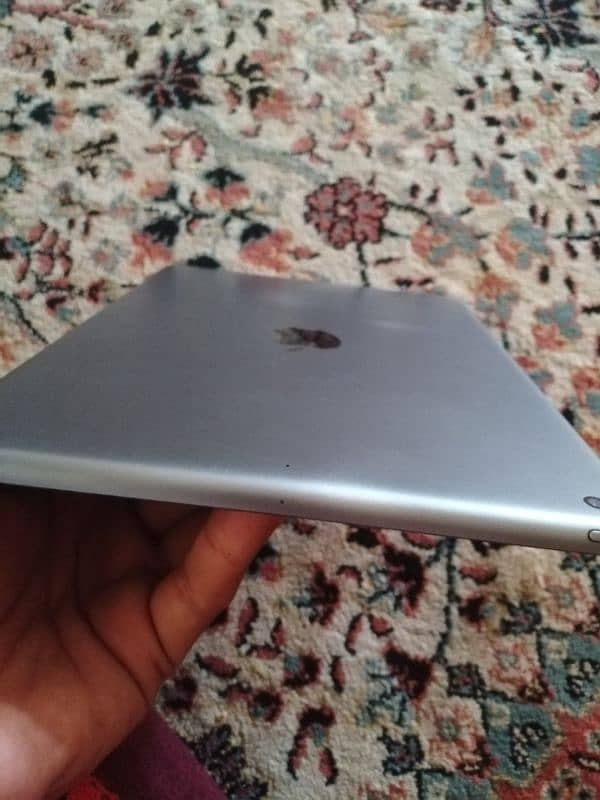 iPad 9th generation. . . 68k full nox. . . full okay 1