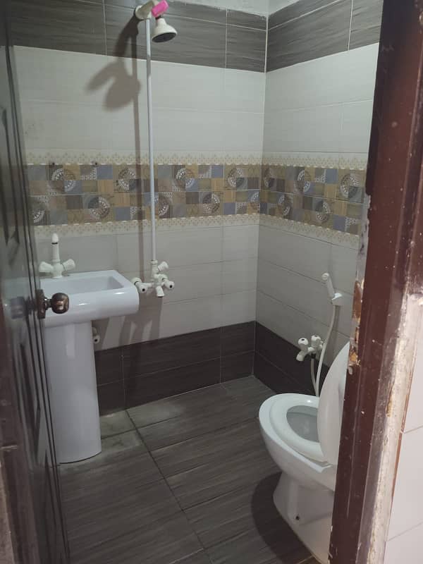 two bed dd leased apartment for sale in johar 3