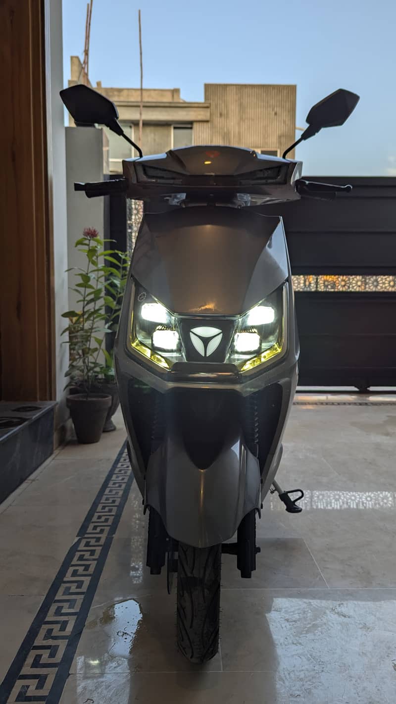 YADEA | Scooty | Model 2024 | 3500 Km's Driven 1