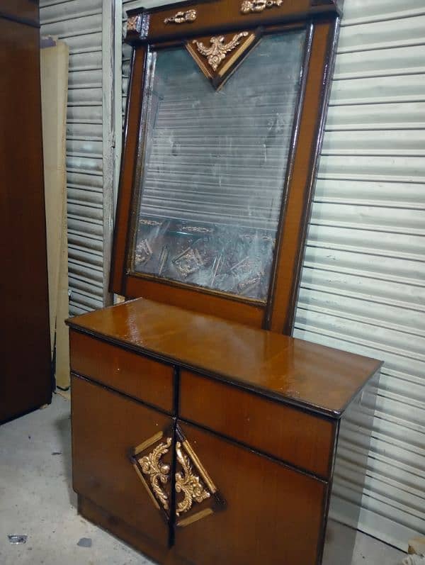 Bad room furniture 4 pice urgent sale condition good 2