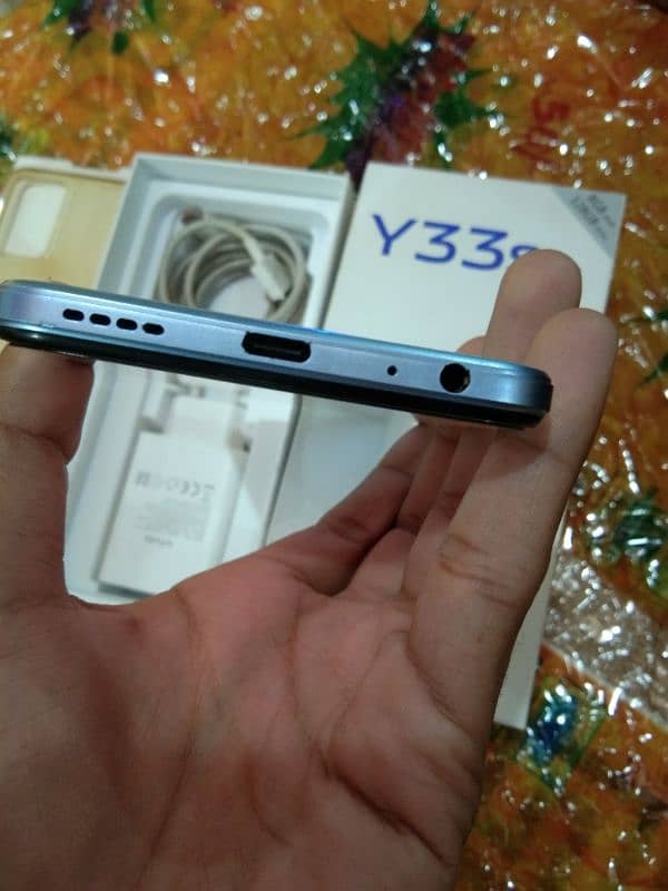 Vivo Y33s 3