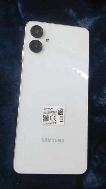 Samsung A06  4 64 1