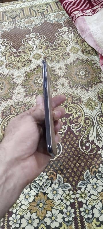 Samsung j5 4G very good condition 4