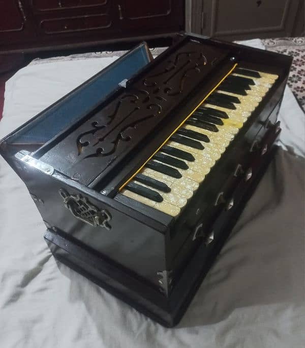 German jublet harmonium 0