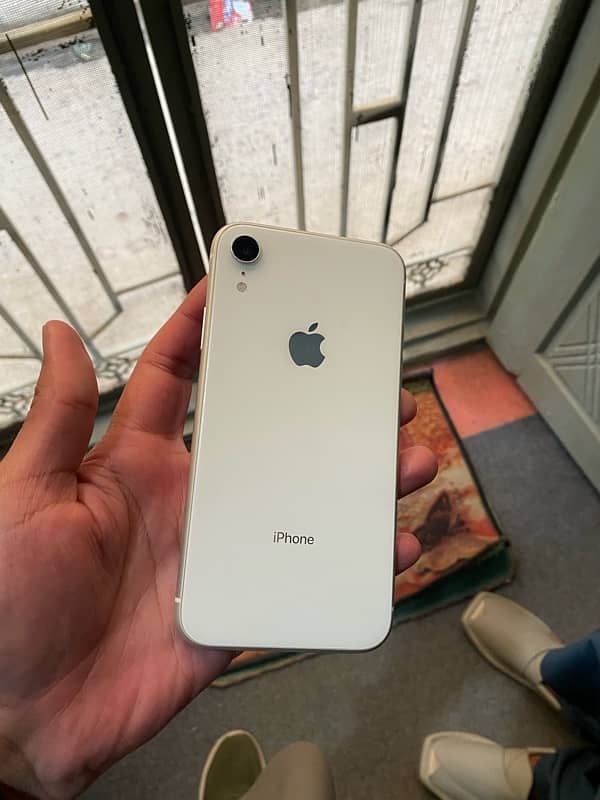 Iphone xr non pta factory unlock 128gb condition 10/9.5 waterpack 0