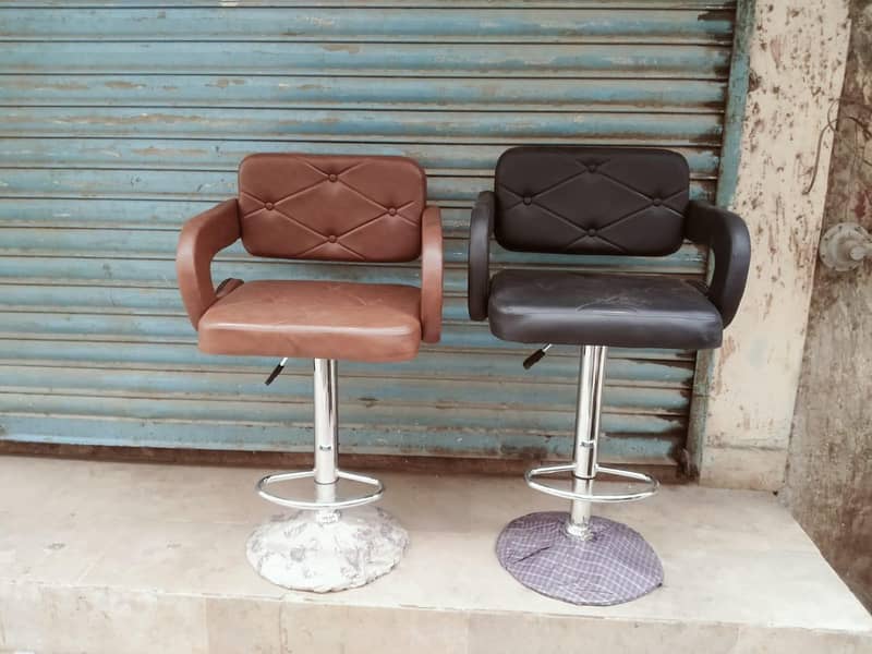 Executive Chairs in Karachi   Executive Chairs Price in Karachi 12