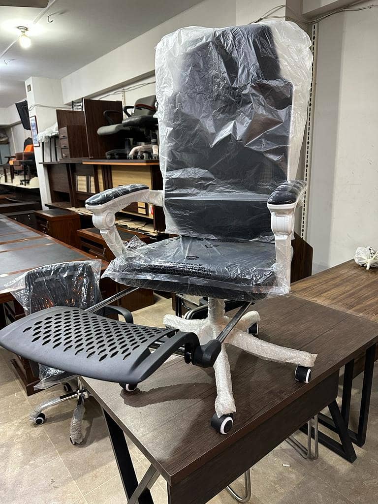 Executive Chairs in Karachi   Executive Chairs Price in Karachi 18