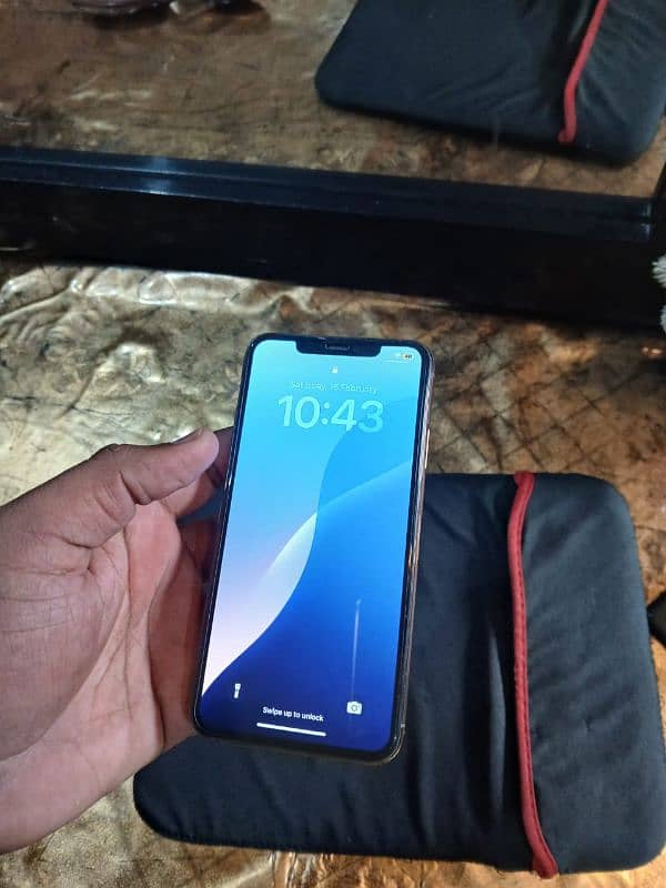 Iphone 11 Pro Max 256 GB PTA Approved with Box 0