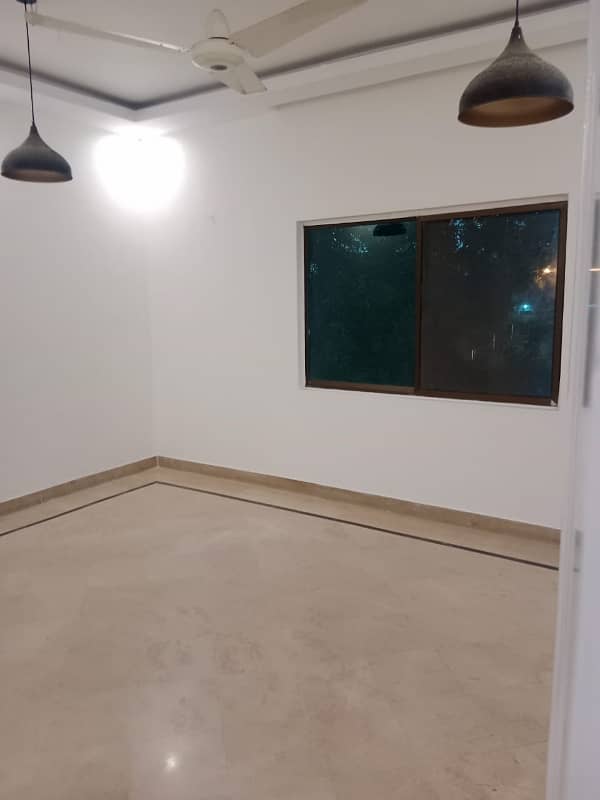 Flat Is Available For rent In Clifton - Block 5 4