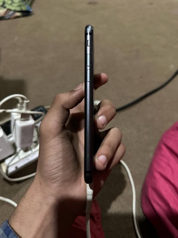 iPhone 8 pta 64 gb 3