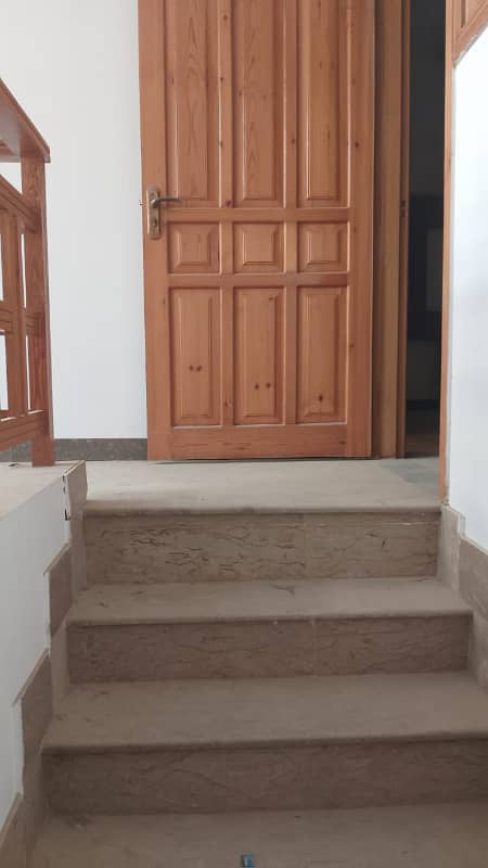 slight used house for sale in Saadi town block 5 2