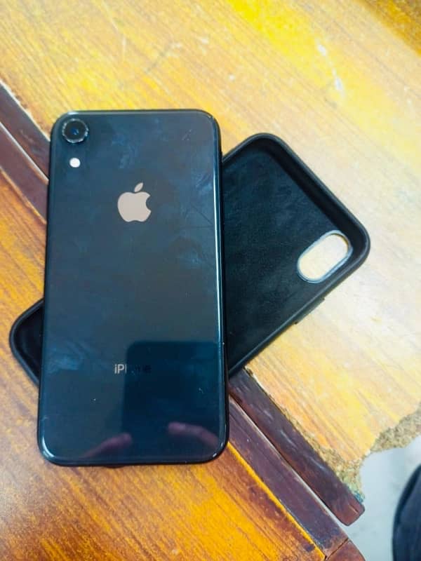 I phone XR non pta JV , waterpack 64GB 2