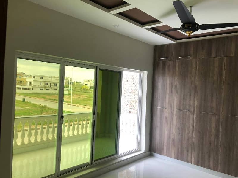 Newly Constructed 10 Marla House Available For Rent in Gulberg Residencia Block I 2