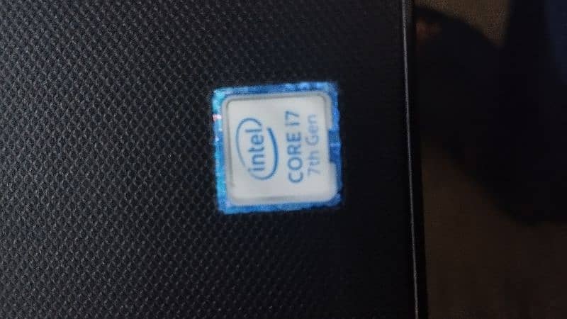 corei7 7 gen 8GB ram 256 GB SSD 1