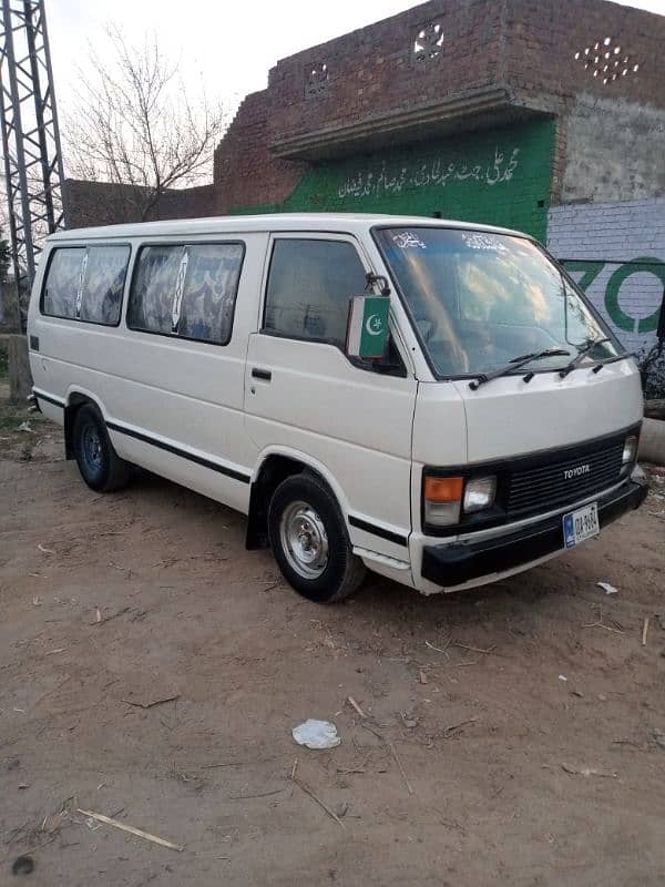 Toyota hiace 1985 model 1