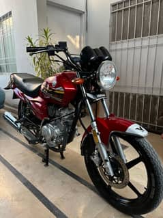 Yamaha YB 125Z-DX 2021 Red in original condition.