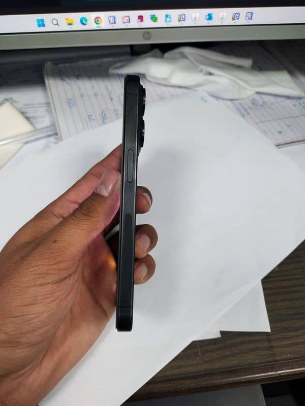 Iphone 15 Pro JV Black titanium 128gb 3