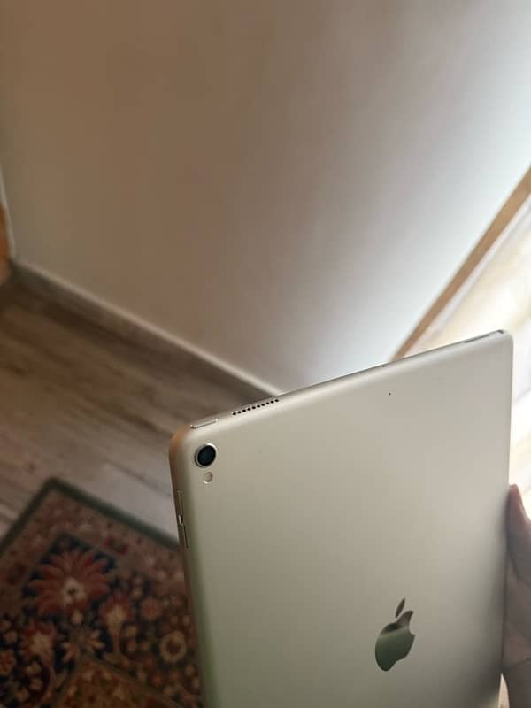 iPad Pro 2nd Gen 12.9 inch 64 GB 5