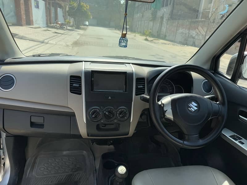 Suzuki Wagon R 2018 17