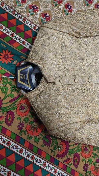 Sherwani And Qulla For Groom Free Bag