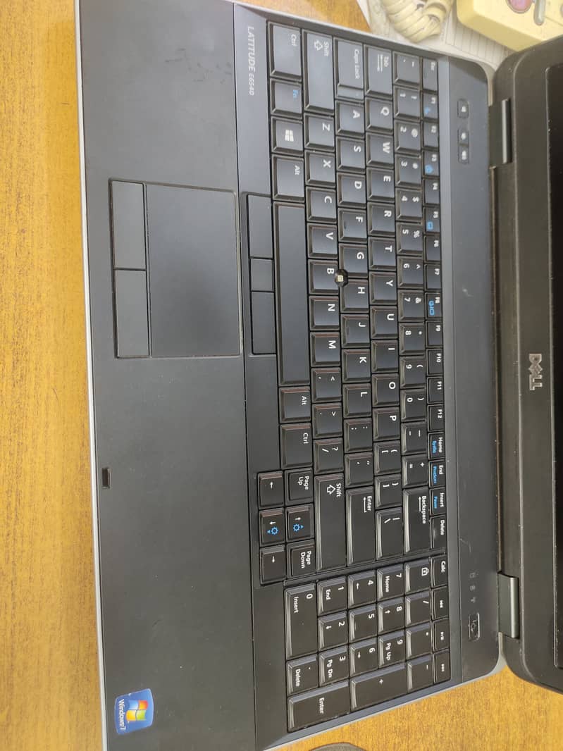 Dell laptop Latitude E6540 5