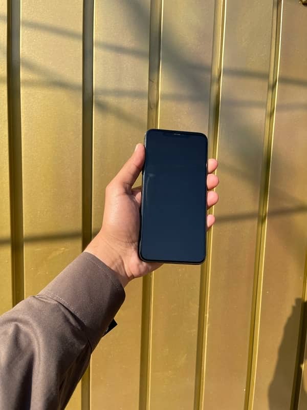 Iphone 11 Pro Max 256GB PTA Approved 5