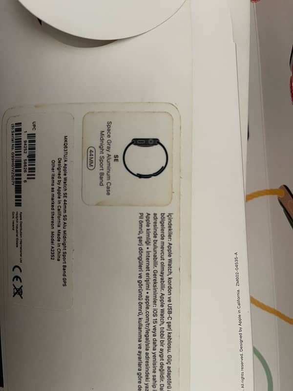 Apple watch Series 7 SE for sale with box and extra bands 8