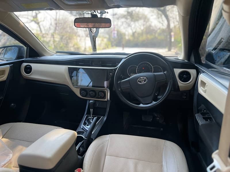 Toyota Corolla XLI automatic 2019 8