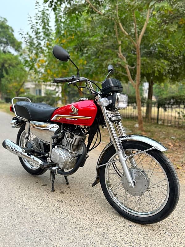 Honda 125 Special Edition 7