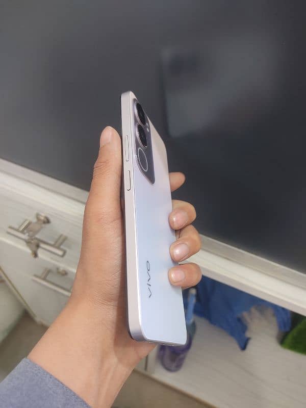 VIVO Y19S 6 128Gb 1