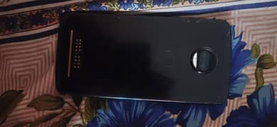 Moto z2 force