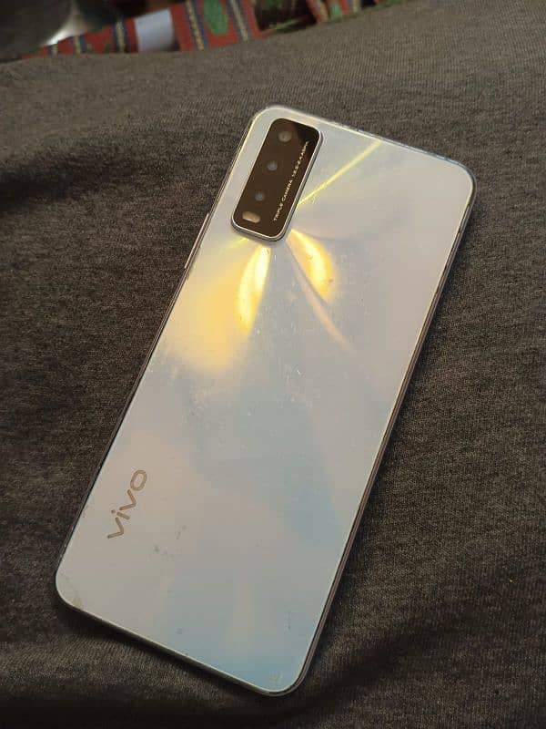 vivo y20 4gb ram 64 gb ROM 5000 hmh bettry 0