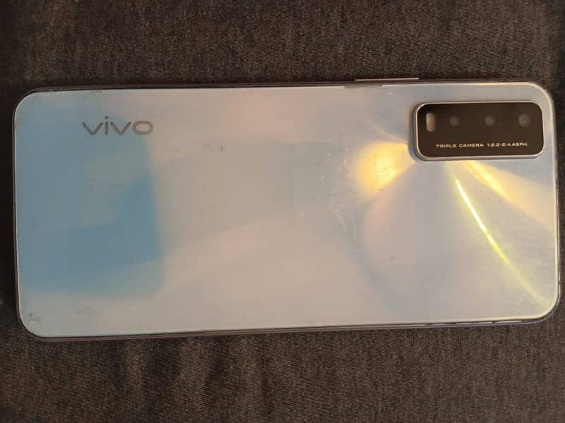 vivo y20 4gb ram 64 gb ROM 5000 hmh bettry 6